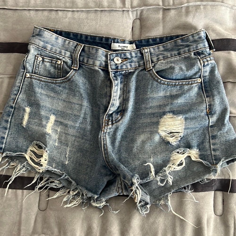Runway Paris brand denim shorts size large destroyed